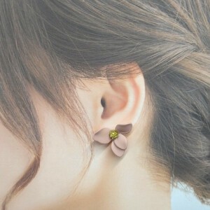 Pierced Earrings Gold Post Pink