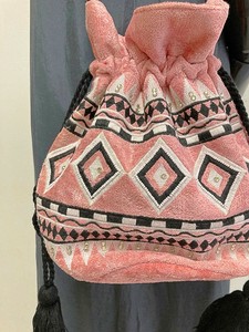 ベルベット刺繍・巾着ショルダー（手刺繍）【SALE★在庫限り】