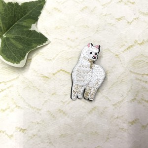 Brooch Animal Alpaca Embroidered