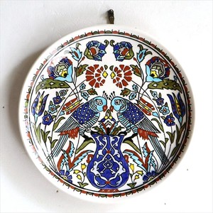 トルコ陶器飾り皿 直径15cmプレート キュタフヤ・アルハンブラ工房 向かい合う2羽の鳥