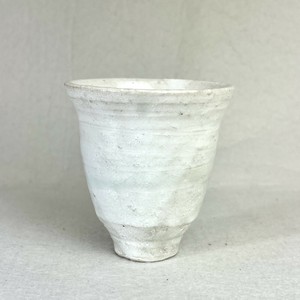 北山　手捻り粉引きカップ
