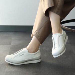 Low-top Sneakers Water-Repellent Slip-On Shoes 2024 Spring/Summer