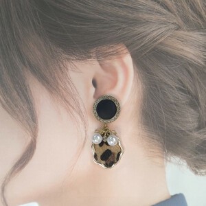 Clip-On Earrings Gold Post Earrings Leopard Print Buttons M