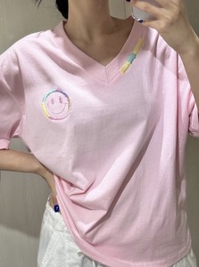 【2024春夏新作】カラフルスマイル刺繍VネックTシャツ
