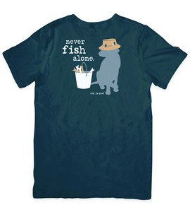 ユニセックス・プリントTシャツ　『Never Fish Alone』　半袖 Tシャツ