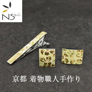 京都 着物職人手作り 和柄 ネクタイピン・カフスボタン セット 白螺鈿 金箔 唐草模様