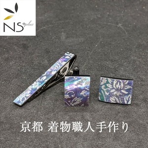 京都 着物職人手作り 和柄 ネクタイピン・カフスボタン セット 黒螺鈿 銀箔 唐草模様