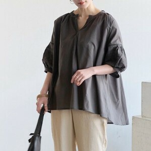 袖刺繍 スキッパーブラウス 　コットンキャンブリック　SS ボリューム袖 スキッパー フレア　綿