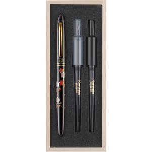 Kuretake Marker/Highlighter with A Paulownia Box brush pen KURETAKE