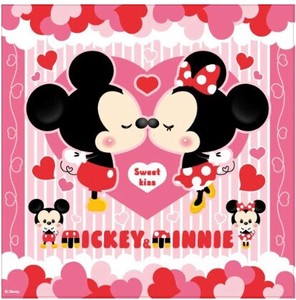 Handkerchief Mickey Heart-Patterned Minnie