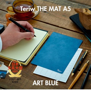 【日本製】日本文具大賞優秀賞受賞/デスクマット付き下敷き/Teriw THE MATアートブルーA5