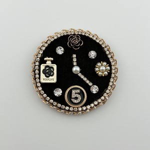 Brooch clock