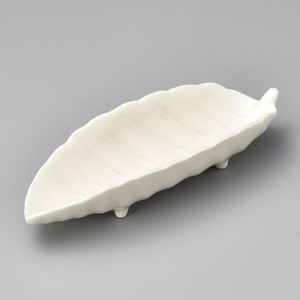 乳白釉葉型小鉢　美濃焼　日本製 陶器