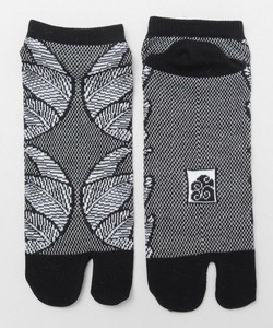 【2024新作】 【カヤ】涼しさ、さらり　鹿の子編み足袋型くつ下25〜28cm 松紋