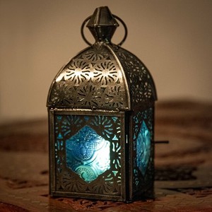 モロッコスタイルの透かし彫りキャンドルランタン〔ロウソク風LEDキャンドル付き〕 - 〔ブルー〕約14.5×6c