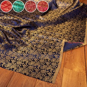 〔1m切り売り〕〔各色あり〕インドの伝統模様布　光沢感のある更紗模様〔幅約117cm〕