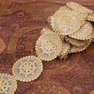 チロリアンテープ　メーター売 - 金糸が美しい　更紗模様のゴータ刺繍〔幅:約7.5cm〕 - 曼荼羅