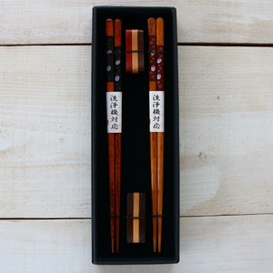 ☆贈答・ギフト・プレゼントに！【木製】chopsticks 2set with rest/2膳箸セット 箸置き付　うさぎ