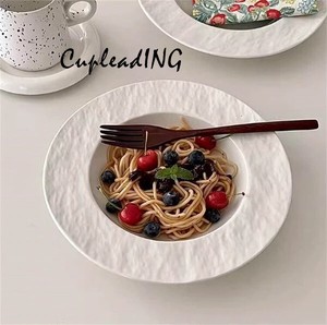 【2024新作】INSスタイル セラミック皿 大皿 北欧風 ギャザリング 9.5インチ パスタ皿 洋食皿