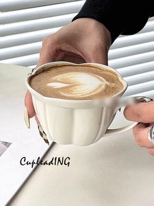 ＜人気商品＞INSスタイル 花を引くマグカップ ギャザリング セラミックカップ コーヒーカップ