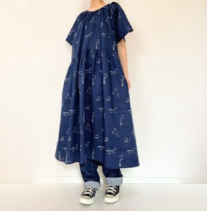 【handmade】Embroidery  cats pattern one-piece dress　 short  sleeve　Dark navy blue