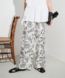Full-Length Pant Floral Pattern Tuck Pants
