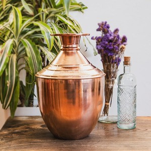 銅製ガルチャ - Ghalcha ネパール独特の水瓶 ミディアムサイズ 高さ：33.5cm程度