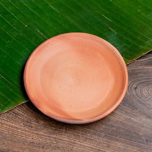 スリランカ伝統の素焼き小皿 テラコッタ製 直径：16cm程度