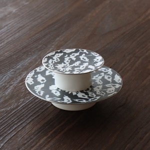 Mono Flora 高台コンポート 皿 アクセサリートレイ ディスプレイ プレート 陶器  [日本製/有田焼/プレート]