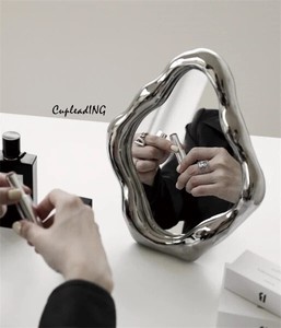 ◆◆大人気◆◆INSスタイル ドレッサー鏡 シンプル レトロ オリジナルデザイン 置物 化粧鏡 寝室