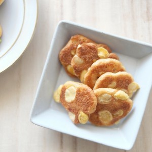 ぱりぱり塩そら豆せんべい