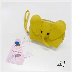 40064_A　牛革素材で　劣化しにくい　ゾウ柄ポーチ　本革　バッグ　鼻が曲がります