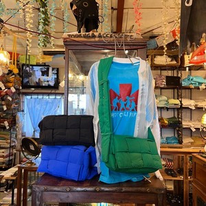 Topanga Bag　クッションショルダーバッグ　全3色　ブラック　グリーン　ブルー　ファッション　バッグ