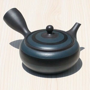 常滑焼（とこなめやき）　黒窯変平丸青ライン急須　セラメッシュ（陶製茶こし）