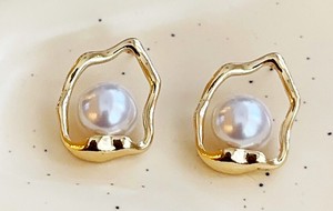 Pierced Earrings Resin Post Pearl Earrings