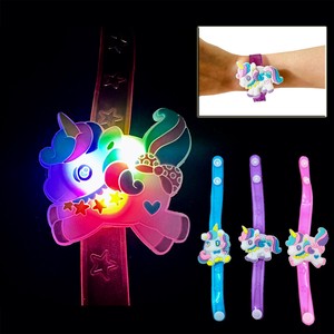 【光るおもちゃ】『ピカピカブレスレット　POPOUT UNICORN』＜3種＞