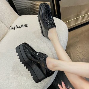 【定番商品】早い者勝ち 高いヒール 女性 厚底の松ぼっくり靴 深い口 スクエアトゥ ハーネス 革靴