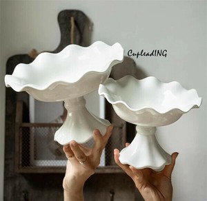 ＜人気商品＞早い者勝ち フリル 大果盆 陶磁器皿 果物皿 シンプル 高脚皿 おやつ収納皿 リビング置物