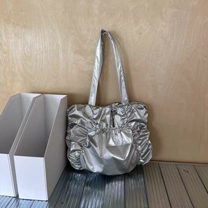 新しいクラウドプリーツバッグレディースおしゃれチェーン大容量ショルダートートバッグ