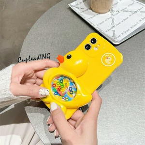 【2024新作】早い者勝ち iPhoneケース 携帯電話ケース 可愛い 黄色いアヒル ゲーム機 おもちゃ 遊べる