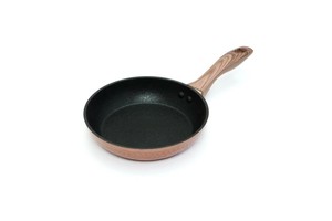 谷口金属工業 槌目鍛造フライパン ガス火 18cm