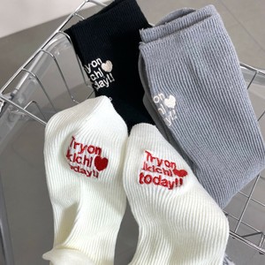 即納【2024新作】バックロゴソックス　靴下　ミドル丈　カラーロゴ　刺繍ロゴ