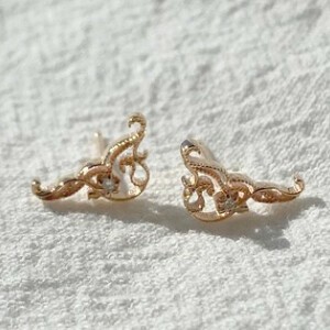 【Cheravir】K10YG 透かし ピアス ダイヤモンド