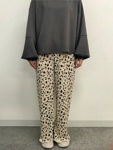 ヒョウ柄プリーツパンツ