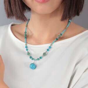 【在庫限り！】トルコ石とターコイズカラーのペンダント