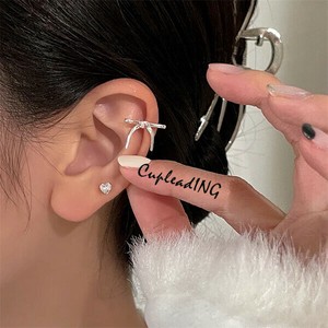 【定番商品】激安セール 蝶ネクタイピアス 金属ピアス シンプル ファッション 耳飾り 洗練された ピアス
