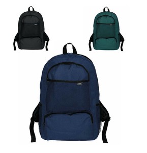 大容量デイパック　便利な収納ポケット多数