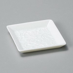 白磁正角豆皿桜　日本製