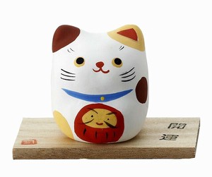 ★幸福を招く★　楽しくお目出度い「縁起の置物」【手描　縁起猫・だるま】