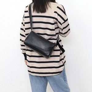 定番 人気商品【COOCO クーコ】 シュリンクレザースクエアショルダーバッグ　牛革